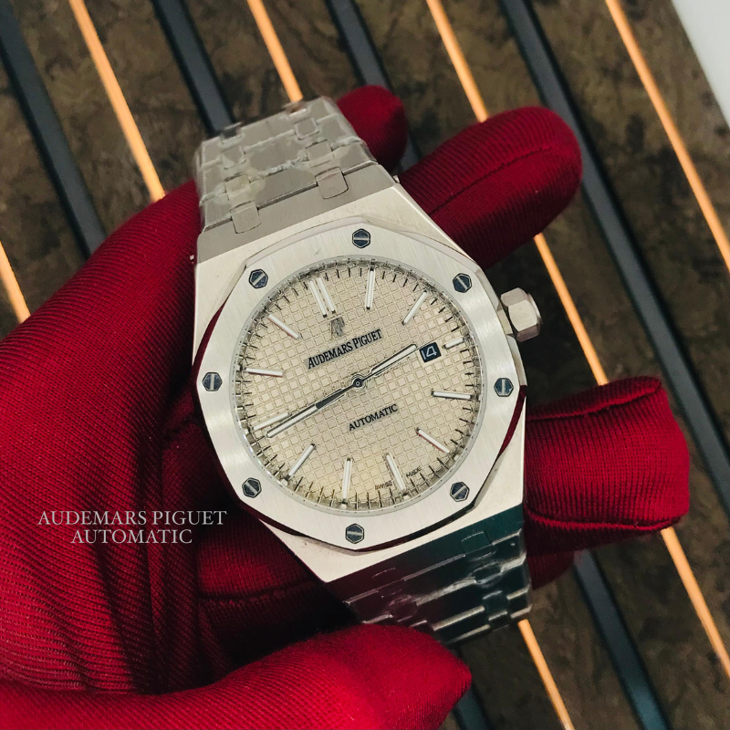 Audemars Piguet Automatic Royal Oak Half White Dailer