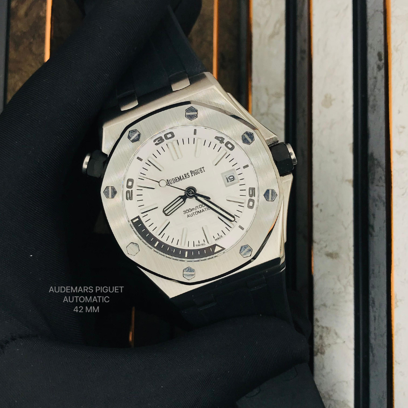 Audemars Piguet Royal Oak White Dial Octagonal Screwed Bezel